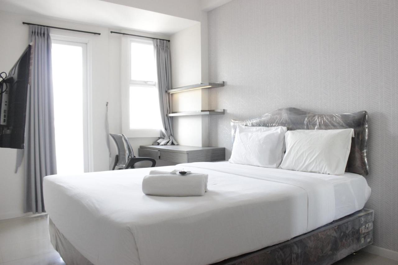 Apartemen Simply 2br Without Living At Parahyangan By Travelio *