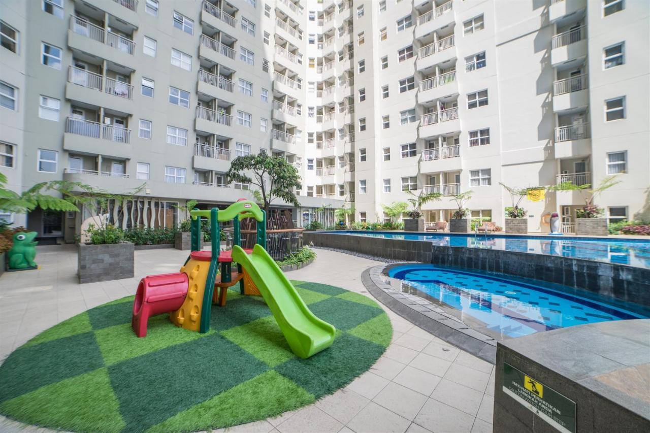 Simply 2br Without Living At Parahyangan By Travelio Apartemen