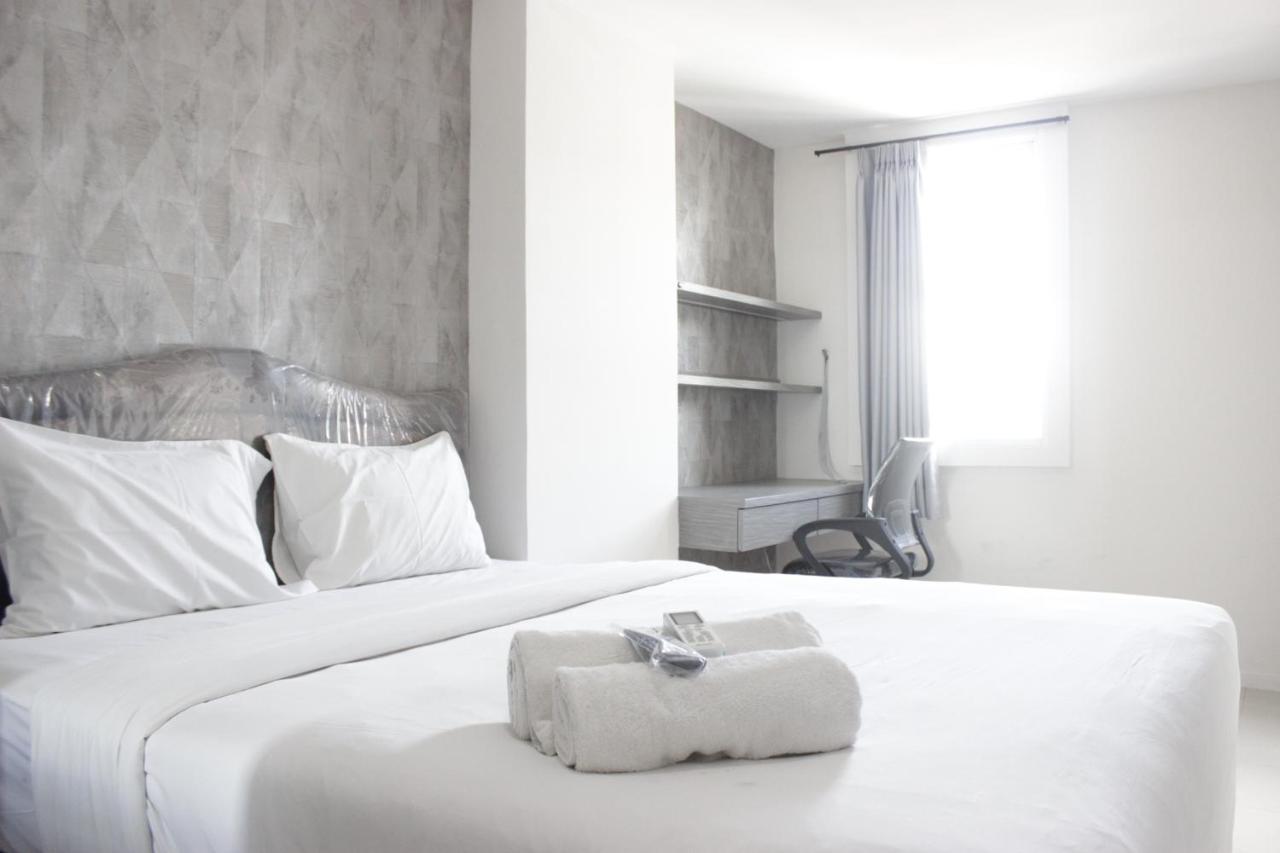Simply 2br Without Living At Parahyangan By Travelio Apartemen *