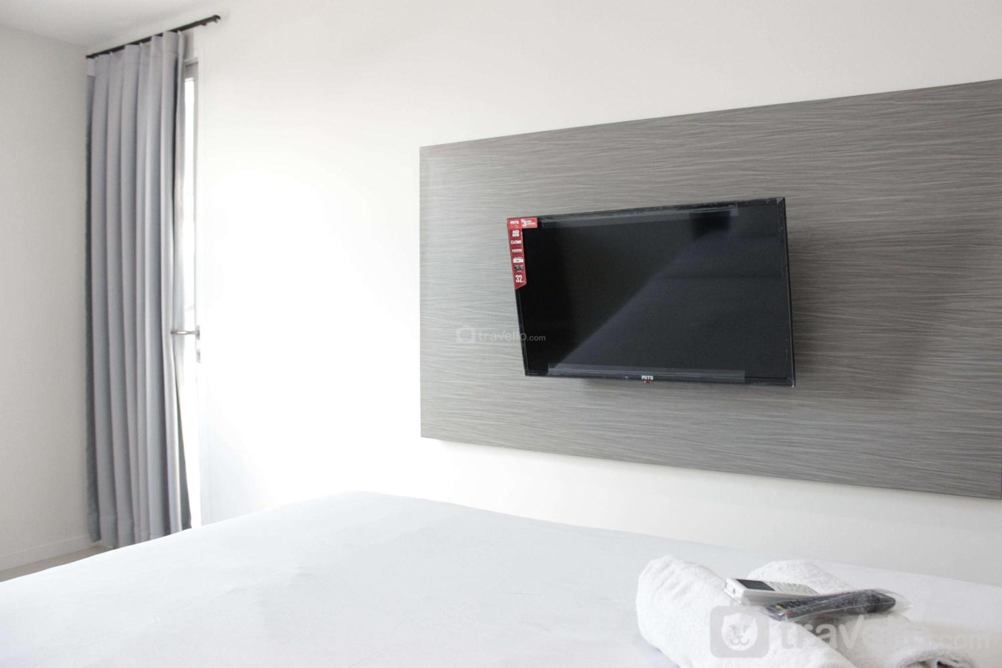 Apartemen Simply 2br Without Living At Parahyangan By Travelio